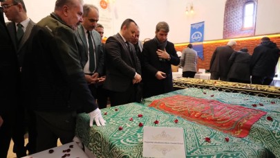 Sultan II. Bayezid Külliyesi’nde Mukaddes Emanetler Sergisi Açıldı!