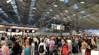 Almanya'daki havalimanlarında  sistem çöktü!
