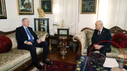 Cumhurbaşkanı Erdoğan ile Bahçeli görüşmesinde dikkat çeken detay!