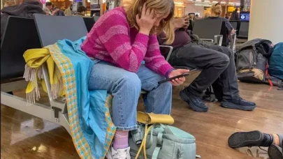 İngiltere’yi vuran kasırga hayatı felç etti!