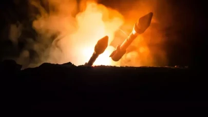 Kuzey Kore'den 2 ülkeyi alarma geçiren balistik füze denemesi