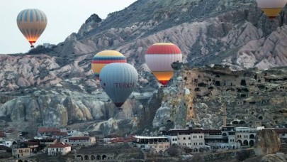 6 turistten 1'i Kapadokya'yı balonla kuş bakışı keşfetti