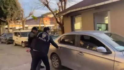 Açık giyiniyorsun diyip ablasını bıçakladı!