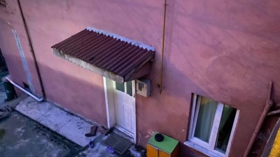 Çığlıkları duyan koştu: 3, 5 yaşındaki çocuk korkunç halde bulundu!