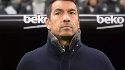 Beşiktaş'ın kovduğu Van Bronckhorst yeni işi şaşırttı