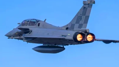 Türkiye'yi tehdit edip yeni savaş uçakları aldılar!