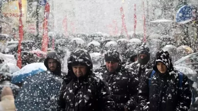 Bu provaydı,  İstanbul'a tipi şeklinde kar yağacak! İşte saat saat hava raporu