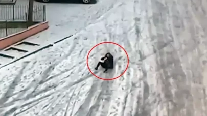 Okulların tatil edilmediği Ankara'dan bir görüntüye bakın