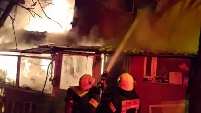 Afyonkarahisar’da yangın: İki katlı bina kullanılamaz hale geldi!