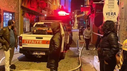 Ayvalık’ta Yangın: Sanat Galerisi ve Tiyatro Binası Küle Döndü