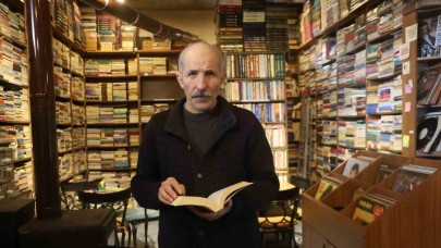 Sivas’ta 45 Yıllık Kitap Sevgisi Sahaf Kafeye Dönüştü!