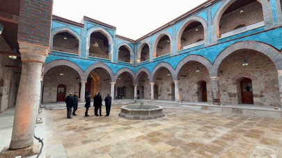Tokat Gök Medrese'nin Avlusuna 18. Yüzyıldan Kalma Tarihi Havuz Yerleştirildi!