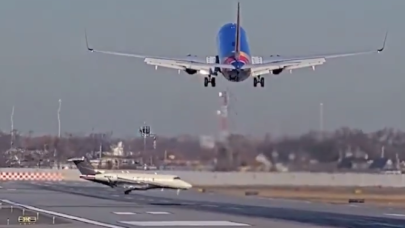 İniş yapan yolcu uçağının önüne aniden özel jet çıktı