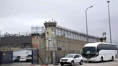 İsrail,  620 Filistinli tutuklunun serbest bırakılmasını erteledi!