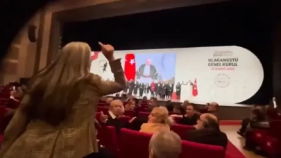 İstanbul Barosu olağanüstü genel kurulu'nda gerginlik!