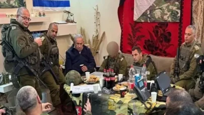 Netanyahu,  Filistinlilere ait bir eve düzenlenen operasyona katıldı.
