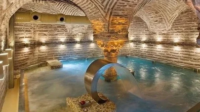 Tarihi Sarnıçta Skandal Kullanım: Fatih Belediyesi Masaj Salonunu Mühürledi!