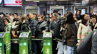 Dün İstanbul'da kar yağışı trafik ve ulaşımı felç etti! Vatandaş evine gidemedi