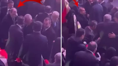 Ali Koç ile tokalaşan TFF Başkanı,  Dursun Özbek'i görmezden geldi