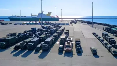 Türkiye'nin yanı başına  silah yığdılar!