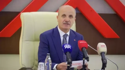 YÖK Başkanı Özvar Özvar'dan çağrı: "Elinizi taşın altına koyun"
