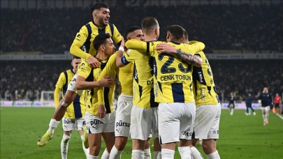 Fenerbahçe,  taraftarın "Kesinlikle alın" dediği yıldız için düğmeye bastı