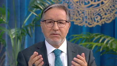 Mustafa Karataş,  "Kocamı tahrik ediyor" diyen kadın izleyicinin sözlerini yarıda kesti