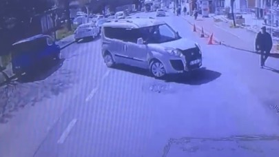 Kazada savrulan araç yayaya çarptı: 1 ölü