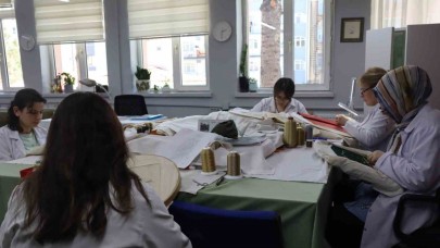 Eskişehir Olgunlaşma Enstitüsü’nde Kadınlar Geleneksel El Sanatlarını Yaşatıyor!