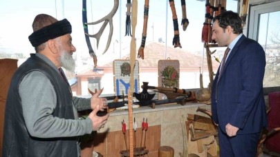 Söğüt Kaymakamı Ömer Faruk Tuncer,  Ahşap Ustasını Ziyaret Etti!