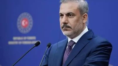 Fidan’dan Londra zirvesinde çarpıcı mesaj: 'Barışın kaybedeni olmaz'