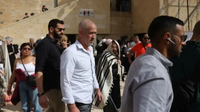 Netanyahu,  Şabak Direktörü Bar'ı görevden alıyor