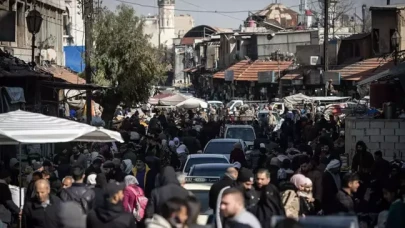 Suriye’de 12 bin memur görevden alındı!