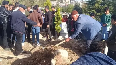 Siirt'te dün gömülen kişinin mezarı ses geldiği iddiası üzerine açıldı