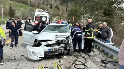 Kastamonu'da feci kaza: Araçlar parçalandı,  3 ölü,  4 yaralı!