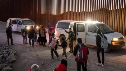 Trump,  Biden döneminde ABD'ye giren göçmenlere 'Ayrılın' emri verdi