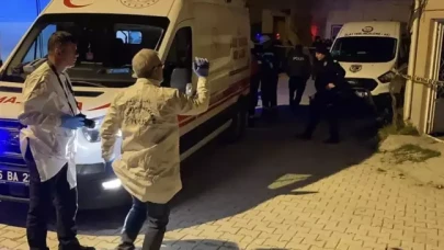 Yalnız adam evinde vücudunun yarısı yanmış şekilde ölü bulundu