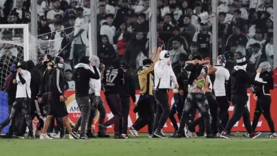 Saha savaş alanına döndü,  ölen taraftarlar var