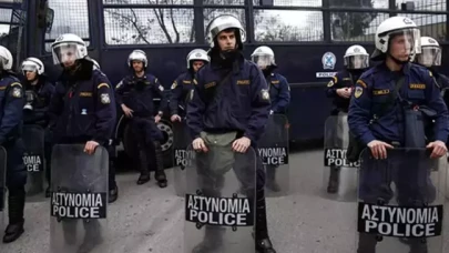 Yunanistan'da demiryolu şirketi binasına yerleştirilen bomba infilak etti