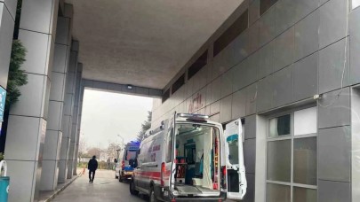 Tavuk döner yiyen 52 kişi zehirlendi