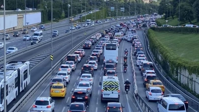 Eski tip ehliyetler için son gün yarın: Yenilemeyenler trafiğe çıkamayacak