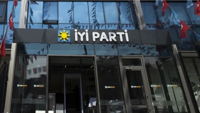 İYİ Parti kongresinde arbede: Elini kürsüye vurunca ortalık karıştı