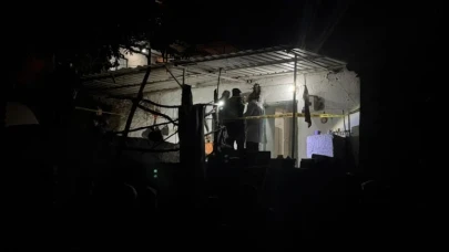 İzmir'de baba dehşeti! Oğlunu öldürdü, eşini yaraladı