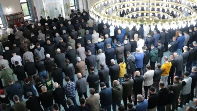 İstanbul İl Milli Eğitim Müdürlüğünden liseliler için 'cuma namazı' talimatı