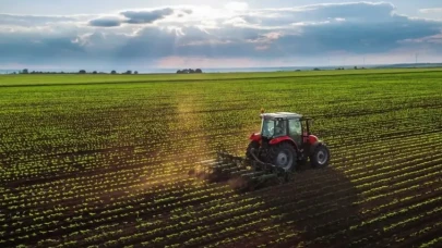 Tarlada tehlikeli keşif: Patlamamış top mermisi buldu