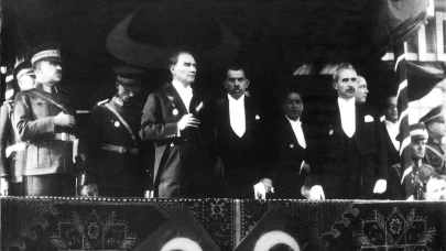 “Bir Asırlık Işık: Cumhuriyetin 102. Yılı”