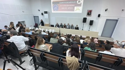 Mezunlar 25 yıllık aradan sonra tekrar cübbe giydi