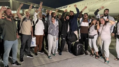 Küresel Sumud Filosu aktivistleri İstanbul’da: 15 Türk vatandaşı Türkiye’ye döndü