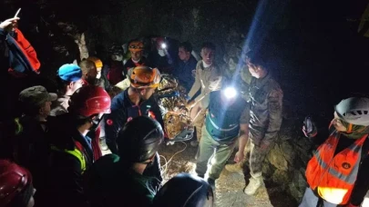 Kayıp yaşlı adam menfezde bitkin halde bulundu