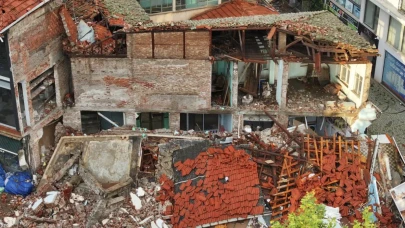 Balıkesir'de peşi sıra artçılar! Tam 300 sarsıntı kaydedildi